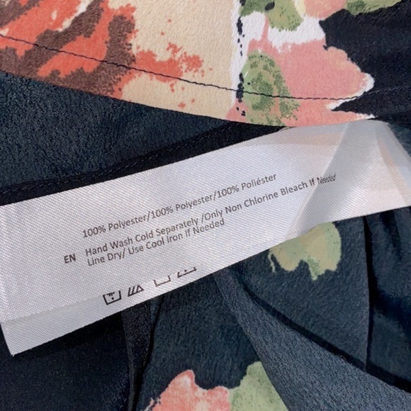 Band of Gypsies floral romper size medium - Picture 6 of 7